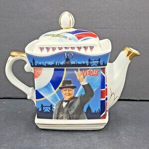 Sir Winston Churchill James Sadler Great Leaders by Matt Edwards Teapot with Lid